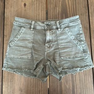 Vigors Marley mid rise green shorts 27